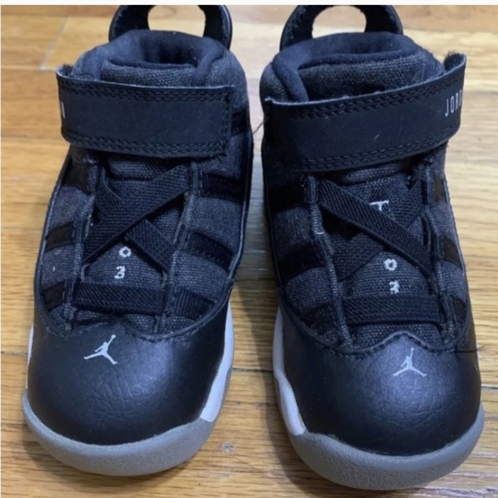 Jordan Kids Black and Gray Sneakers 7c